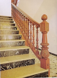 Arranque de escalera Modelo Tallado
