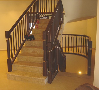 Barandilla con balaustres modelo L estilo castellano Linea Moderna