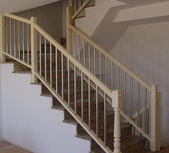 Barandilla linea sencilla estilo castellano con balaustre inox